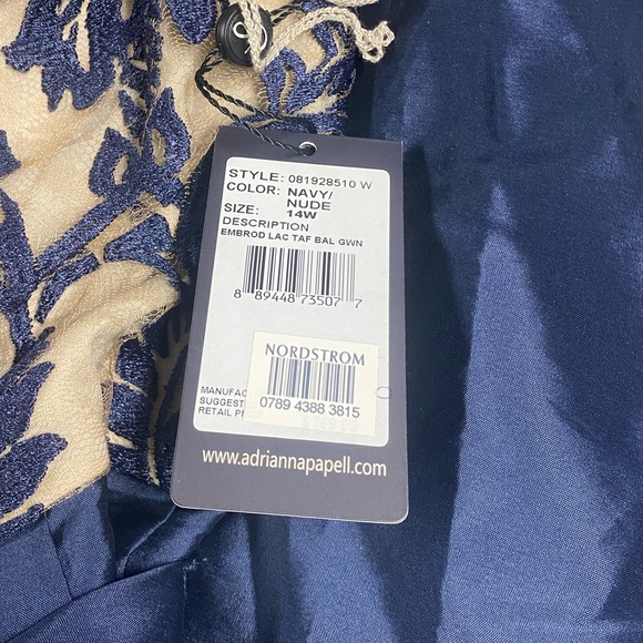 NWT Adrianna Papell nude/navy lace taffeta ball gown - Picture 4 of 5